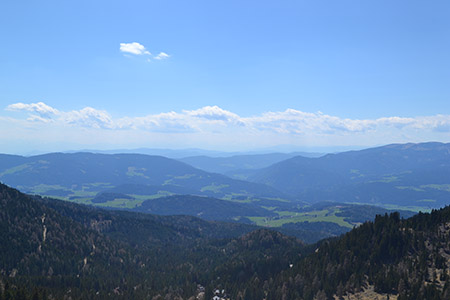 Ausblick vom Zirbitzkogel auf die umliegende Bergwelt
